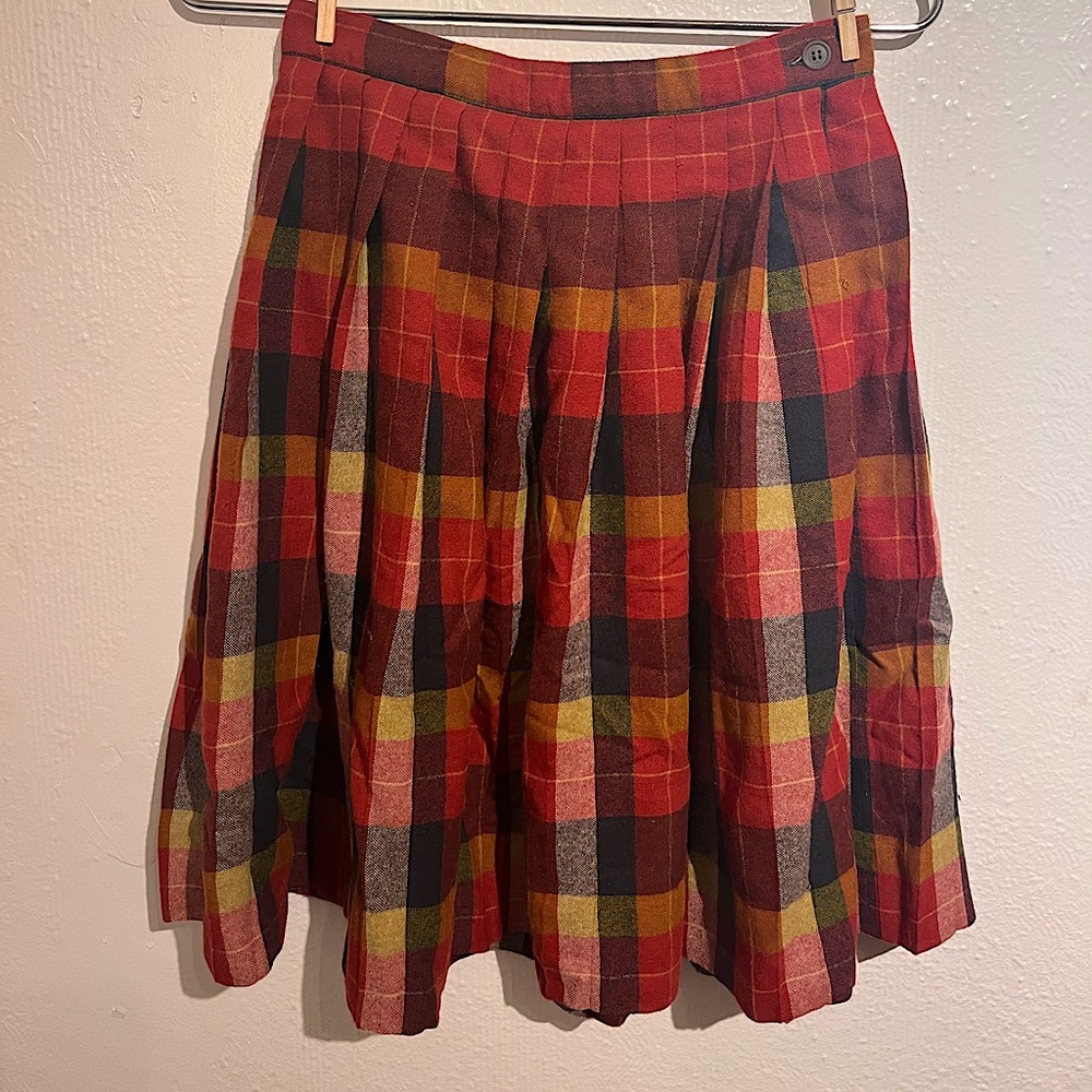 Vintage plaid pleated skirt